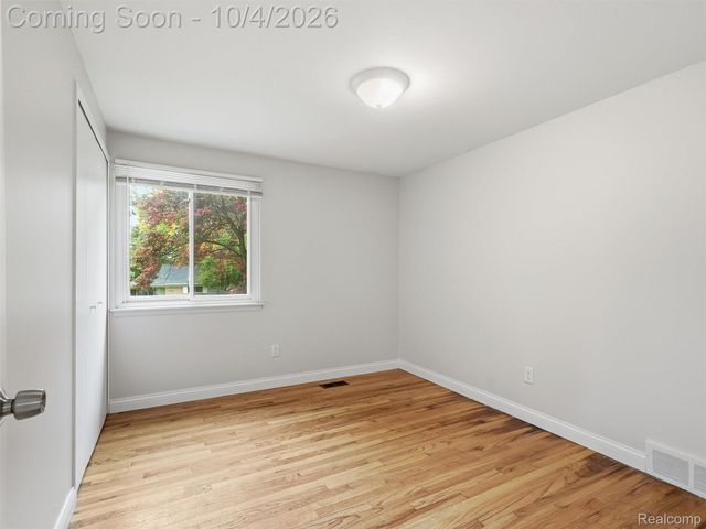20290 Lacrosse Avenue, Southfield, MI 48076