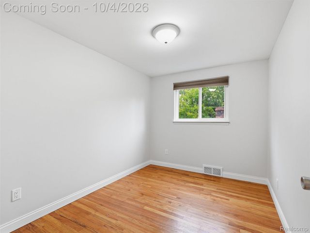 20290 Lacrosse Avenue, Southfield, MI 48076