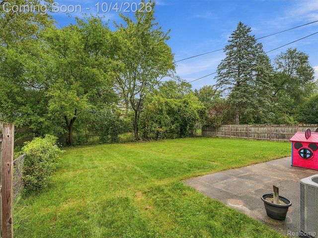20290 Lacrosse Avenue, Southfield, MI 48076
