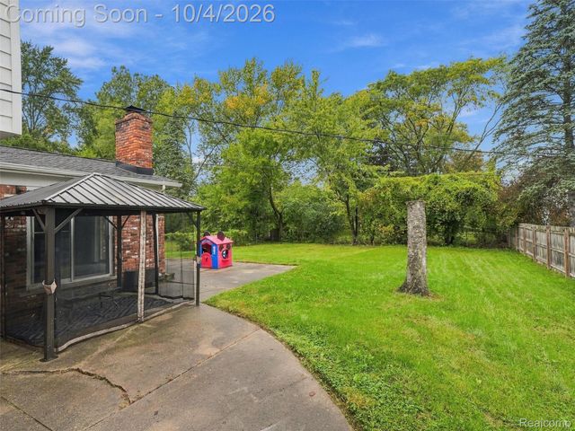 20290 Lacrosse Avenue, Southfield, MI 48076