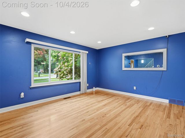 20290 Lacrosse Avenue, Southfield, MI 48076