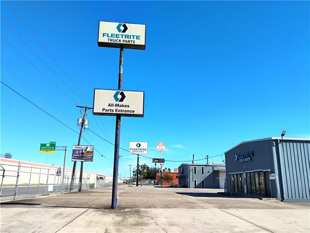 305 W Expressway 83 W Freeway, La Feria, TX 78559