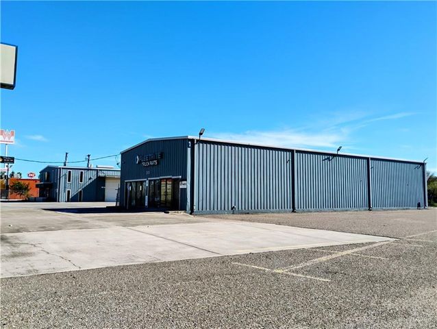 305 W Expressway 83 W Freeway, La Feria, TX 78559