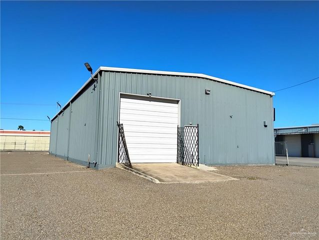 305 W Expressway 83 W Freeway, La Feria, TX 78559