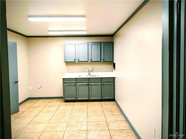 305 W Expressway 83 W Freeway, La Feria, TX 78559