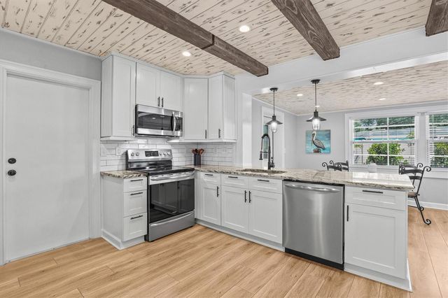 783 MANOR DRIVE W, Dunedin, FL 34698