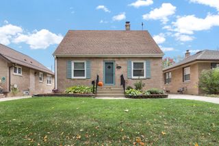 2472 S 95th STREET, West Allis, WI 53227