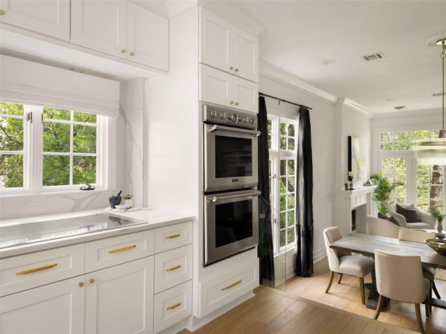 1937 Rue De St Tropez 10, Austin, TX 78746