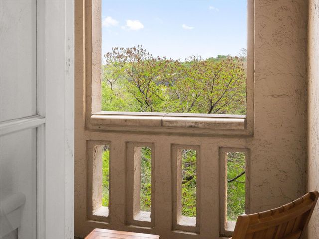 1937 Rue De St Tropez 10, Austin, TX 78746