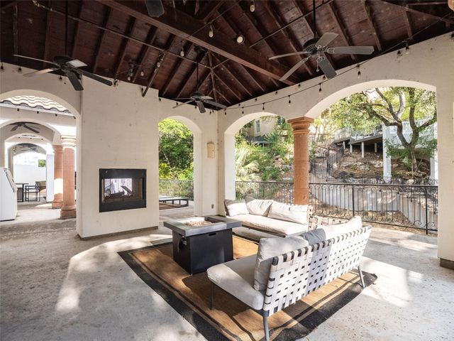 1937 Rue De St Tropez 10, Austin, TX 78746