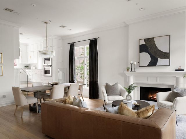 1937 Rue De St Tropez 10, Austin, TX 78746