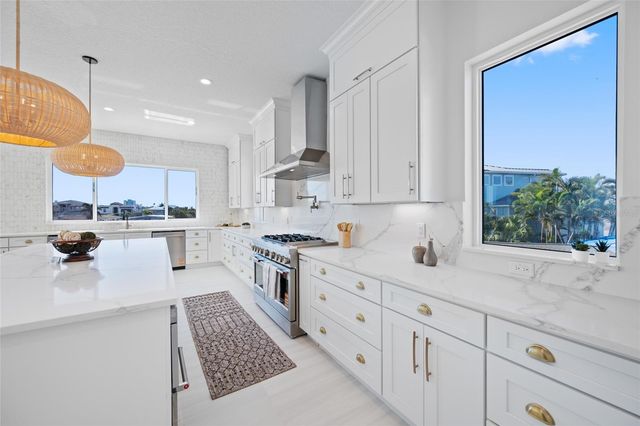 11460 7TH STREET E, Treasure Island, FL 33706