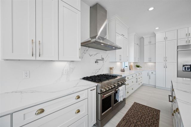 11460 7TH STREET E, Treasure Island, FL 33706