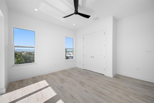 11460 7TH STREET E, Treasure Island, FL 33706