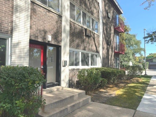 8500 Skokie Boulevard 2C, Skokie, IL 60077