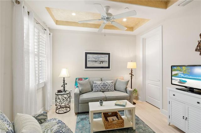 584 Avellino Isles CIR 101, Naples, FL 34119