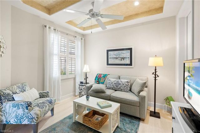 584 Avellino Isles CIR 101, Naples, FL 34119