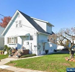 705 7th Street 2, Lyndhurst, NJ 07071