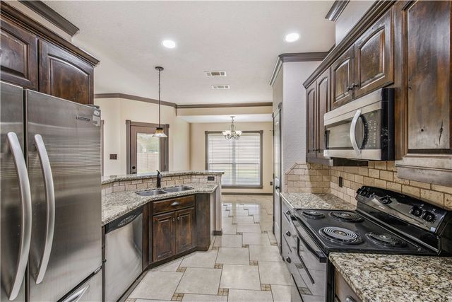 2708 Wood Court, Bryan, TX 77808