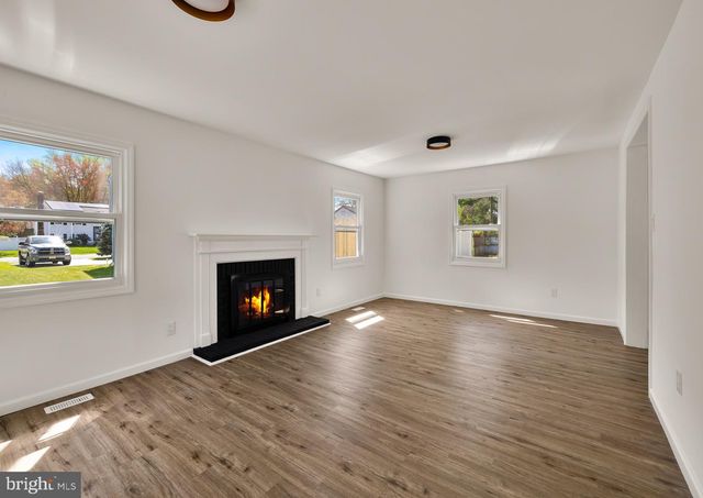 24 NEW CASTLE LN, Willingboro, NJ 08046