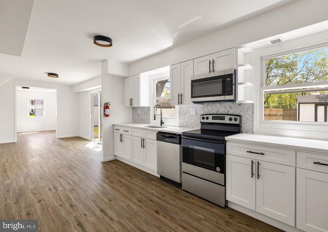 24 NEW CASTLE LN, Willingboro, NJ 08046
