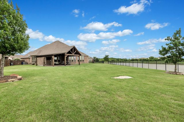 2750 Pinto Creek Drive, Celina, TX 75078