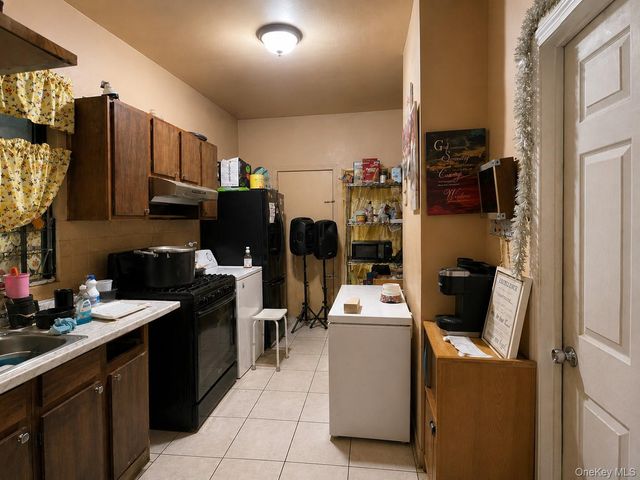 1819 Waterloo Place, Bronx, NY 10460