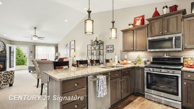 87 Tuscany Circle, Saginaw Twp, MI 48603