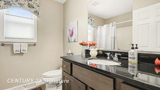 87 Tuscany Circle, Saginaw Twp, MI 48603