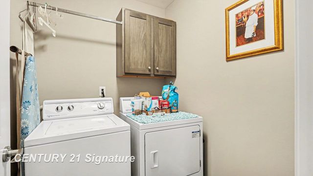 87 Tuscany Circle, Saginaw Twp, MI 48603