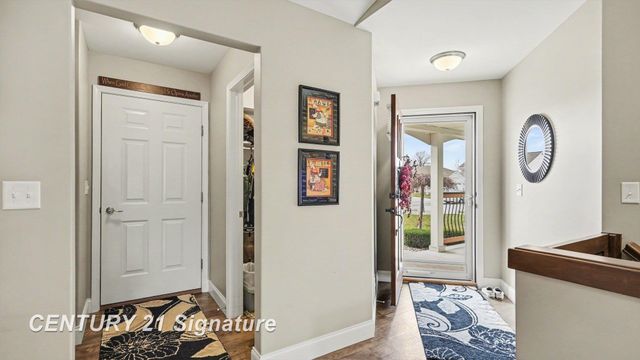87 Tuscany Circle, Saginaw Twp, MI 48603