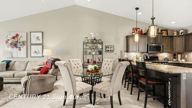87 Tuscany Circle, Saginaw Twp, MI 48603