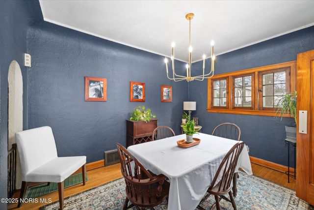 2513 Portsmouth Avenue, Toledo, OH 43613