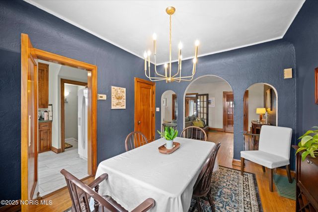 2513 Portsmouth Avenue, Toledo, OH 43613