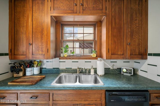 2513 Portsmouth Avenue, Toledo, OH 43613