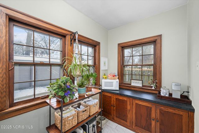 2513 Portsmouth Avenue, Toledo, OH 43613