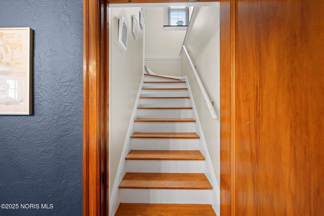 2513 Portsmouth Avenue, Toledo, OH 43613