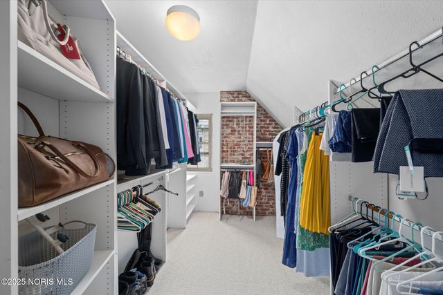 2513 Portsmouth Avenue, Toledo, OH 43613