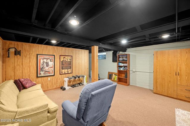 2513 Portsmouth Avenue, Toledo, OH 43613