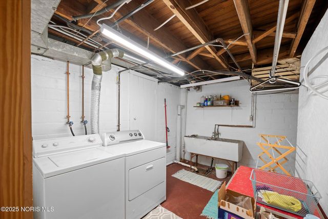 2513 Portsmouth Avenue, Toledo, OH 43613