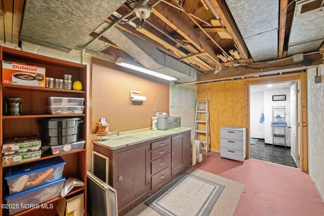 2513 Portsmouth Avenue, Toledo, OH 43613