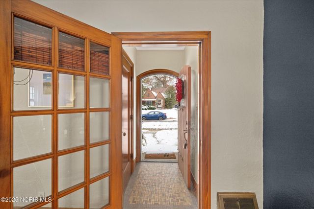 2513 Portsmouth Avenue, Toledo, OH 43613