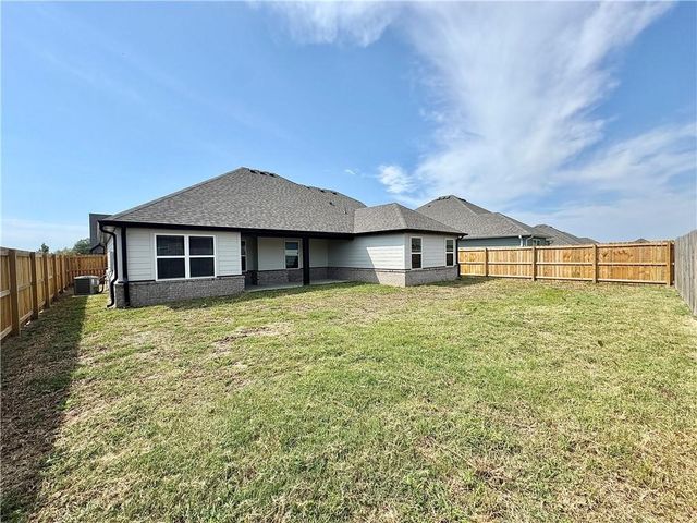 516 Benchmark Lane, Fayetteville, AR 72704