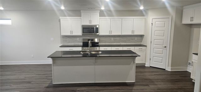 516 Benchmark Lane, Fayetteville, AR 72704