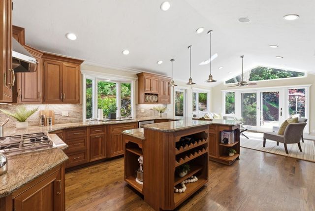2884 Roland Avenue, San Carlos, CA 94070