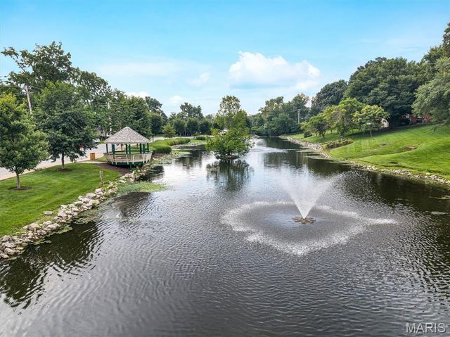 8912 N Swan Circle, Brentwood, MO 63144