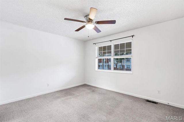 8912 N Swan Circle, Brentwood, MO 63144