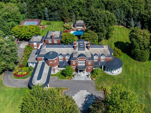 11 Dupont Court, Brookville, NY 11548