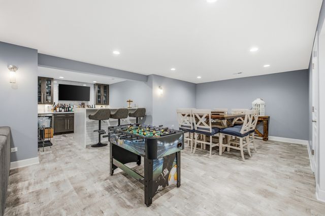 716 Heartland Lane, South Elgin, IL 60177