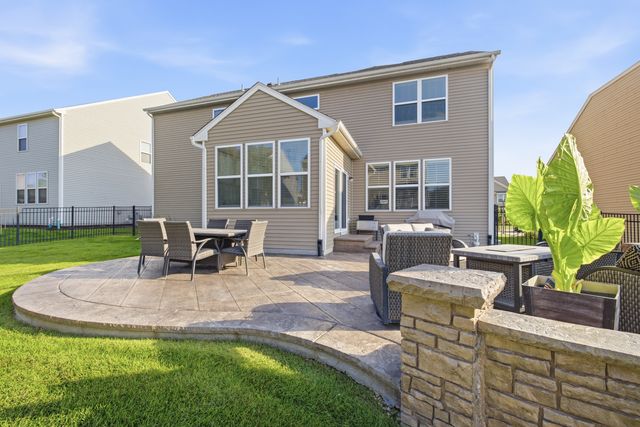 716 Heartland Lane, South Elgin, IL 60177